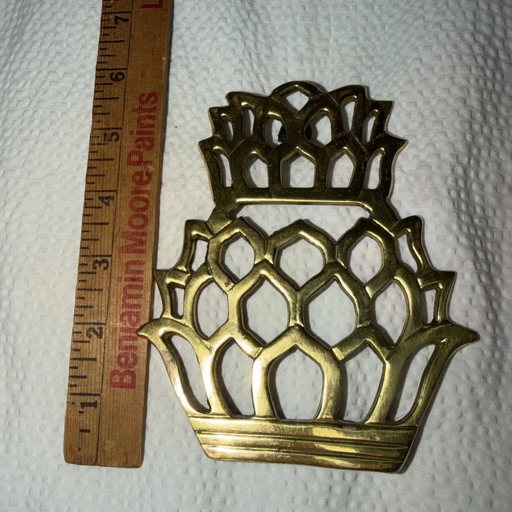 N/A pineapple brass
